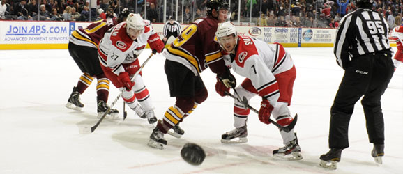 Charlotte Checkers faceoff